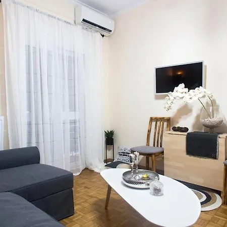 Apartment A Pleasant Near To Acropoli 1b