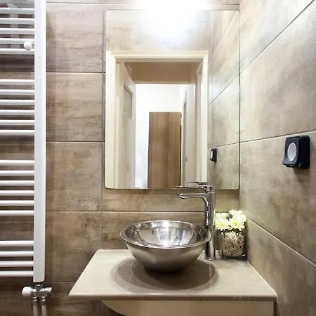 Apartment A Pleasant Near To Acropoli 1b *