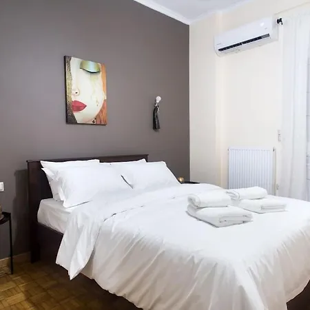 A Pleasant Near To Acropoli 1b Apartment *